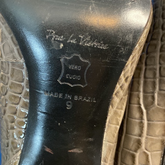 Pour la Victorie Crocodile Print Ankle Boots - Picture 6 of 8